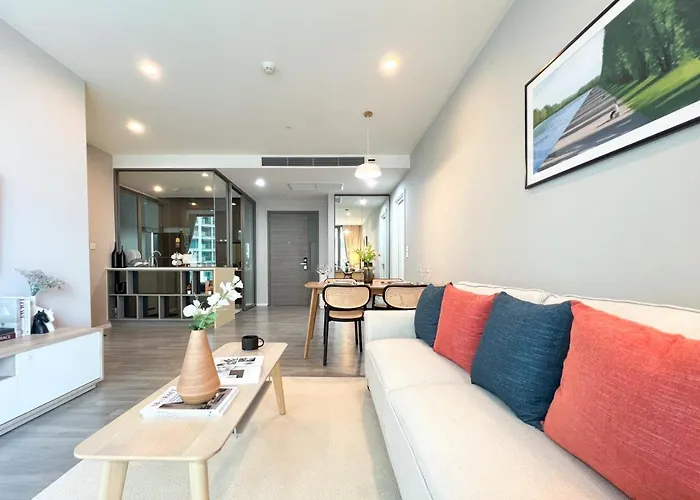Modern Elegance 2b Ultra Fast Wifi Bts Phrakhanong Holiday home