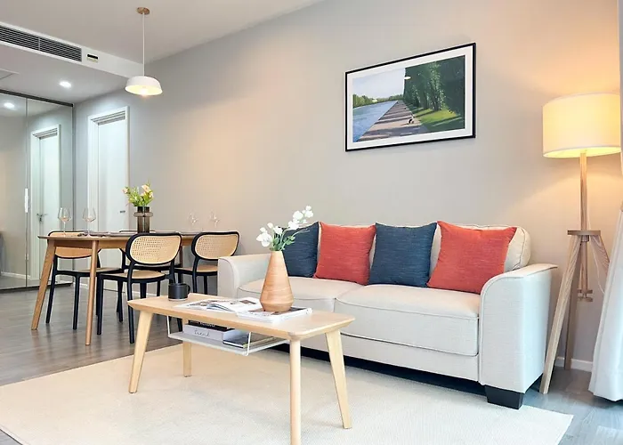 Modern Elegance 2b Ultra Fast Wifi Bts Phrakhanong Holiday home Bangkok
