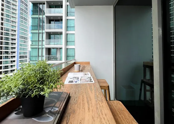Modern Elegance 2b Ultra Fast Wifi Bts Phrakhanong Holiday home