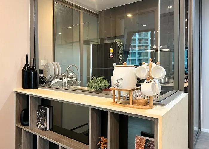 Modern Elegance 2b Ultra Fast Wifi Bts Phrakhanong Holiday home