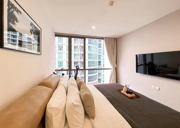 Modern Elegance 2b Ultra Fast Wifi Bts Phrakhanong Holiday home