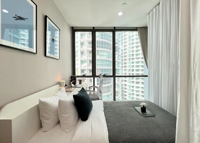 Modern Elegance 2b Ultra Fast Wifi Bts Phrakhanong Bangkok