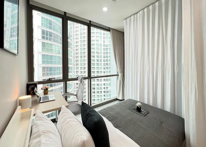 Holiday home Modern Elegance 2b Ultra Fast Wifi Bts Phrakhanong *