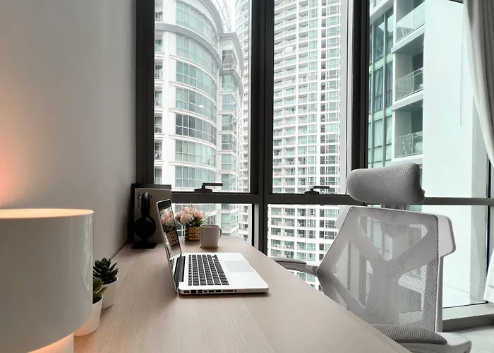 Modern Elegance 2b Ultra Fast Wifi Bts Phrakhanong Holiday home
