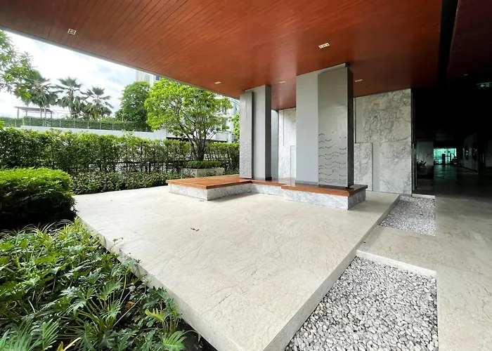 Modern Elegance 2b Ultra Fast Wifi Bts Phrakhanong Holiday home